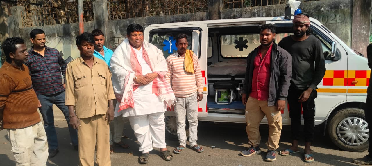 सारवां प्रखंड में दो अलग-अलग सड़क हादसों में दो लोगों की मौत, क्षेत्र में शोक की लहर  पांडेय दुकान के समीप और मधुपुर के पथरा में हुई दुर्घटनाएं, बादल पत्रलेख ने सदर अस्पताल पहुंच परिजनों को बंधाया ढाढस